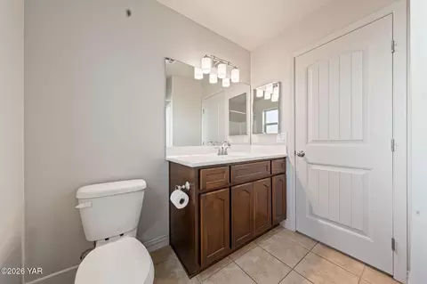 Bath - 10253 E 34th St, Yuma, AZ 85365 photo 3 of 5