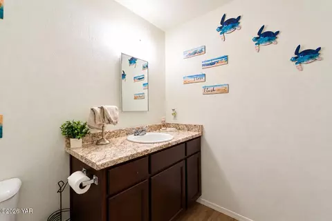 Bath - 7966 E 45th Ln, Yuma, AZ 85365 photo 1 of 4