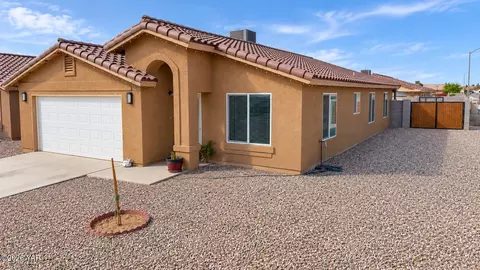 Exterior - 7966 E 45th Ln, Yuma, AZ 85365 photo 2 of 5