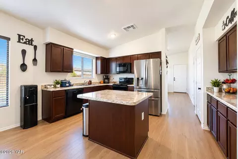 Kitchen - 7966 E 45th Ln, Yuma, AZ 85365 photo 2 of 3