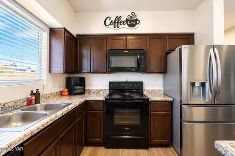 Kitchen - 7966 E 45th Ln, Yuma, AZ 85365 photo 3 of 3