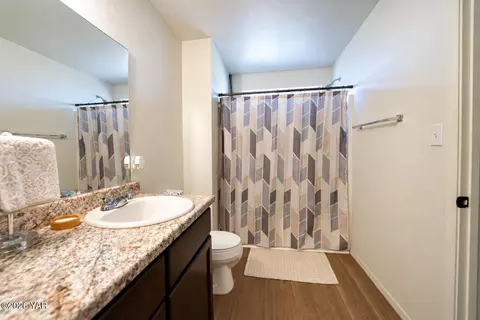 Bath - 7966 E 45th Ln, Yuma, AZ 85365 photo 4 of 4