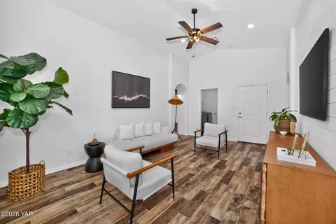 Living - 13269 E 38th St, Yuma, AZ 85367 photo 2 of 3
