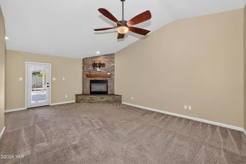 Living - 8317 E Olive Ann Ln, Yuma, AZ 85365 photo 6 of 8