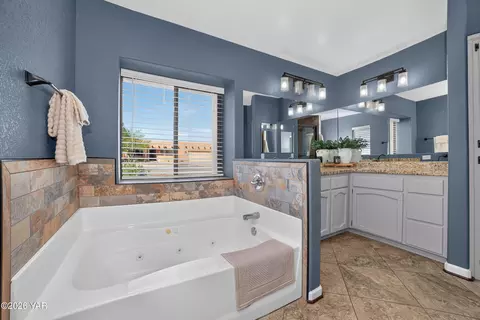 Bath - 8317 E Olive Ann Ln, Yuma, AZ 85365 photo 5 of 5