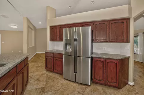 Kitchen - 8317 E Olive Ann Ln, Yuma, AZ 85365 photo 4 of 4
