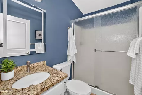 Bath - 8317 E Olive Ann Ln, Yuma, AZ 85365 photo 2 of 5