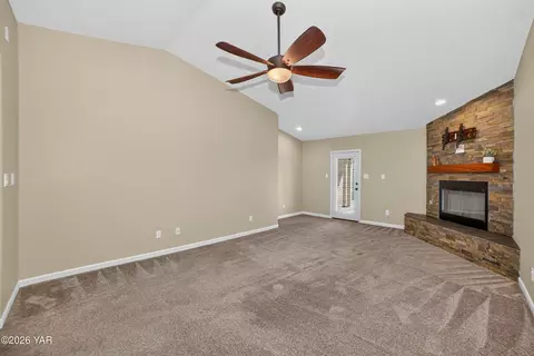 Living - 8317 E Olive Ann Ln, Yuma, AZ 85365 photo 7 of 8