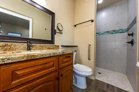 Bath - 14842 E 51 St, Yuma, AZ 85367 photo 2 of 5