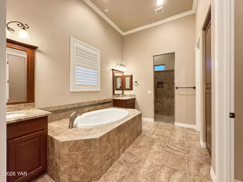 Bath - 5413 E 38th St, Yuma, AZ 85365 photo 1 of 3