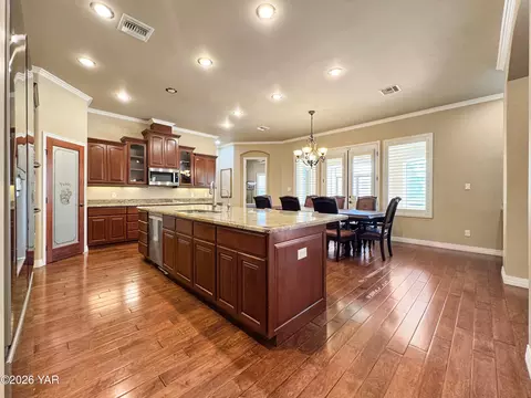 Kitchen - 5413 E 38th St, Yuma, AZ 85365 photo 2 of 2