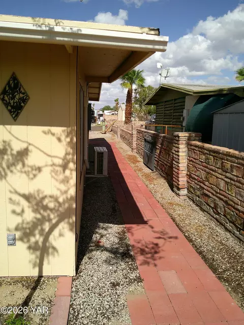 Exterior - 13309 E 45th St, Yuma, AZ 85367 photo 7 of 8
