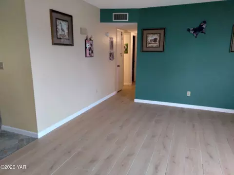Living - 13309 E 45th St, Yuma, AZ 85367 photo 5 of 6