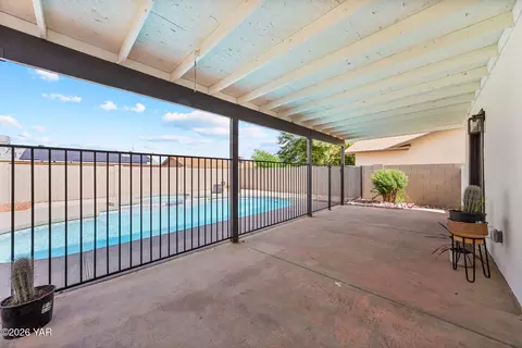 Exterior - 7332 E 24th Ln, Yuma, AZ 85365 photo 7 of 10