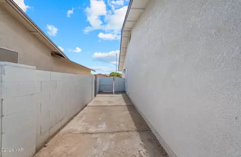 Exterior - 7332 E 24th Ln, Yuma, AZ 85365 photo 8 of 10