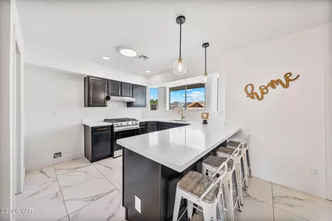 Kitchen - 7332 E 24th Ln, Yuma, AZ 85365 photo 3 of 4