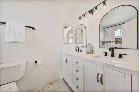 Bath - 7332 E 24th Ln, Yuma, AZ 85365 photo 1 of 3