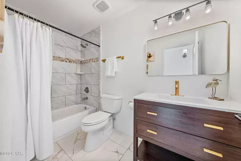 Bath - 7332 E 24th Ln, Yuma, AZ 85365 photo 3 of 3