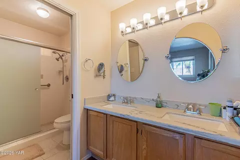 Bath - 13334 E 34th Pl, Yuma, AZ 85367 photo 2 of 2