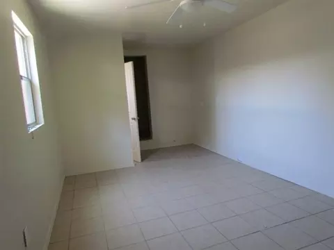 673 S 9 Ave, Yuma, AZ 85364 photo 8