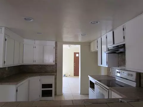 673 S 9 Ave, Yuma, AZ 85364 photo 5