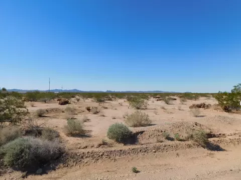 34312 Avenue 42 E, Bouse, AZ 85325 photo 2