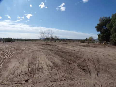 43621 Chambers Rd, Bouse, AZ 85325 photo 2