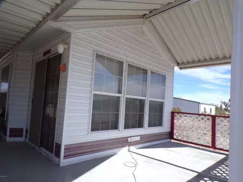42857 Willamette Dr, Bouse, AZ 85325 photo 4