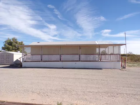 42857 Willamette Dr, Bouse, AZ 85325 photo 2