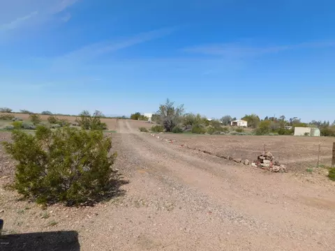 26432 Yellowbird, Bouse, AZ 85325 photo 3