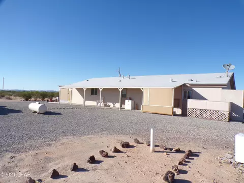 49200 Granite View St, Bouse, AZ 85325 photo 2