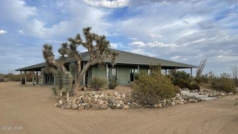 4312 E Cactus Wren Dr, Yucca, AZ 86438