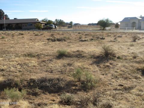 7921 E Saddleback Dr, Kingman, AZ 86401 photo 3