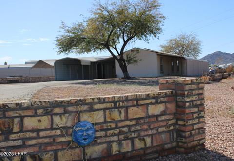 511 N Moon Mountain Ave, Quartzsite, AZ 85346