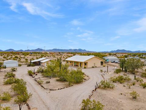 705 Olinger Ave, Quartzsite, AZ 85346