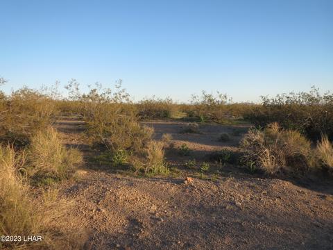 4203 Loma Dr, Kingman, AZ 86401