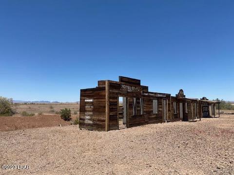 25560 La Posa Rd, Bouse, AZ 85325 photo 2