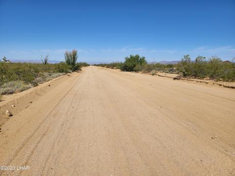 3538 E Cielo Rd, Yucca, AZ 86438