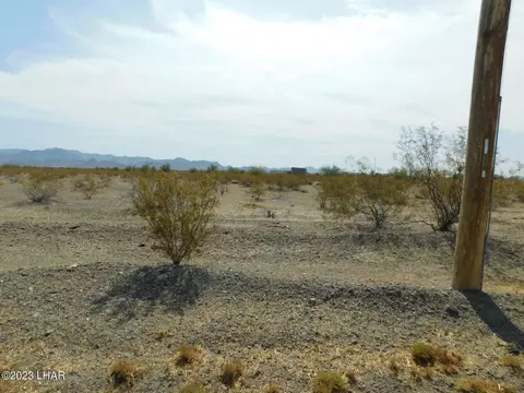 37681 Mcvay, Bouse, AZ 85325