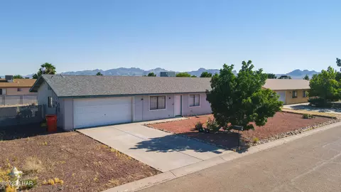 6526 Brook Dr, Golden Valley, AZ 86413