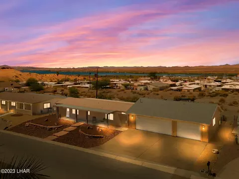 3033 Kenneth Ln, Lake Havasu City, AZ 86404