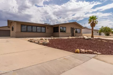 890 Empress Dr, Lake Havasu City, AZ 86403