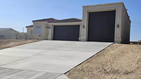 3001 Winterhaven Dr, Lake Havasu City, AZ 86404