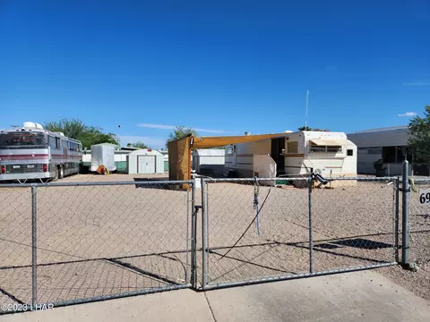 690 W Emerald Dr, Quartzsite, AZ 85346