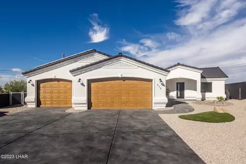975 Huntington Pl, Lake Havasu City, AZ 86403