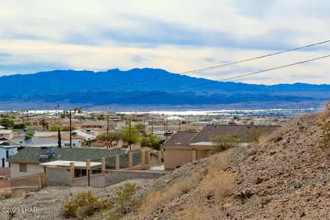 975 Coconut Grove Dr, Lake Havasu City, AZ 86404