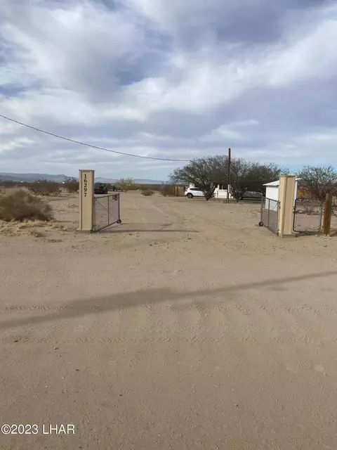 16297 S Loma Linda Ave, Yucca, AZ 86438