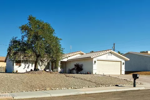 2115 Charing Cross Dr, Lake Havasu City, AZ 86404