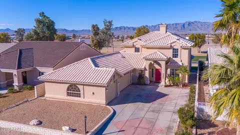 5781 S Desert Lakes Dr, Fort Mohave, AZ 86426