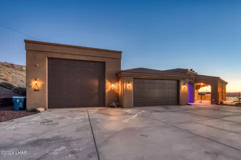 3560 Kicking Horse Dr, Lake Havasu City, AZ 86404